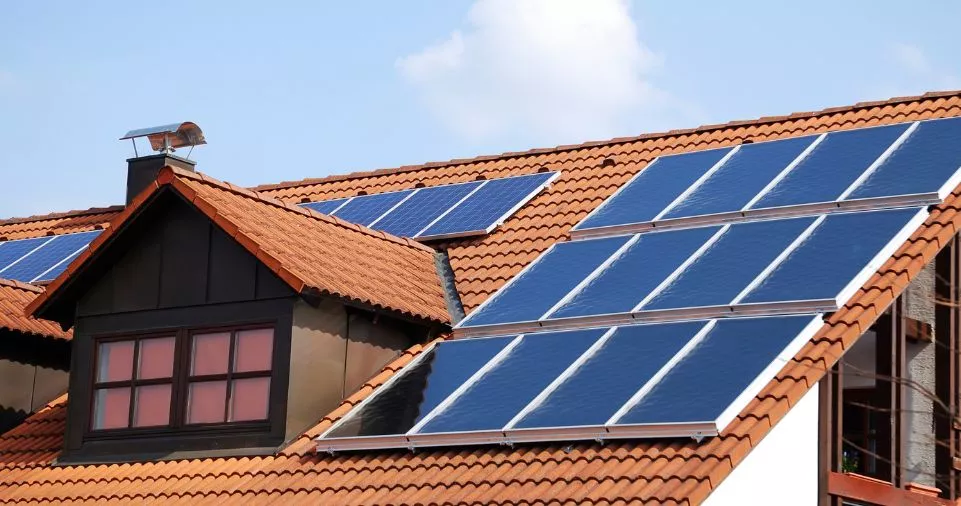 Sell-Solar-Panels-to-Homeowners