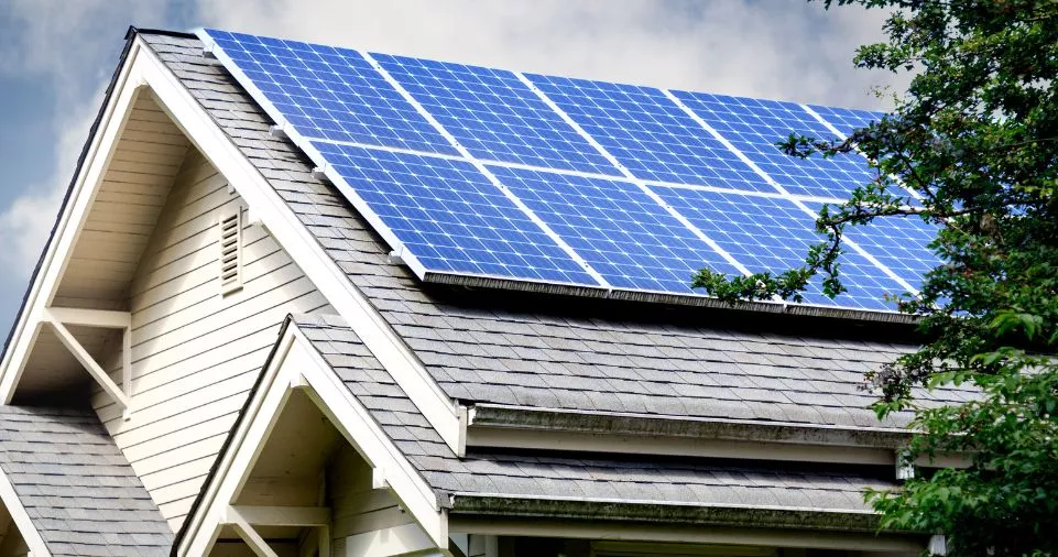 How-to-Sell-Solar-Panels-to-Homeowners